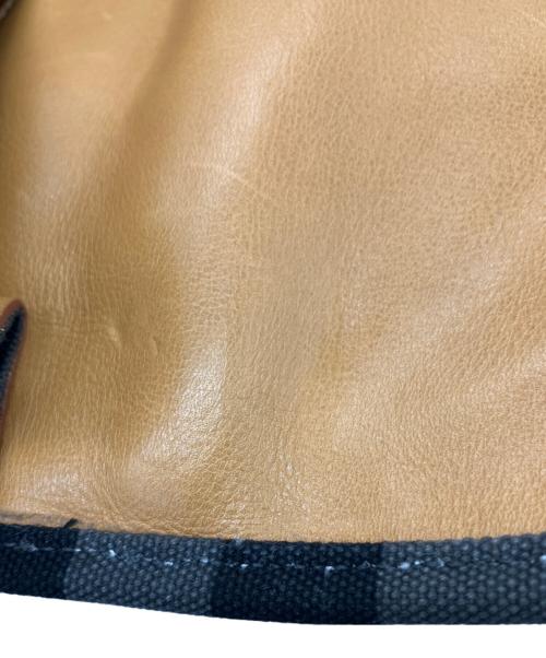 PRADA（プラダ）PRADA (プラダ) 2WAYキャンバスバッグ カナパキャンバス ボーダー ブラック×グレーの古着・服飾アイテム