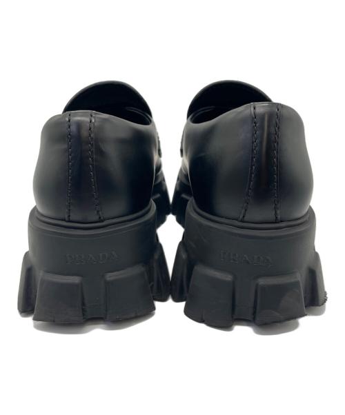PRADA（プラダ）PRADA (プラダ) 	モノリス ブラッシュドレザー ローファー ブラック サイズ:26cmの古着・服飾アイテム