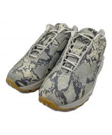 NIKE×NOCTA（ナイキ×ノクタ）の古着「スニーカー Hot Step Air Terra "Light Bone/Snakeskin"」｜グレー×ホワイト