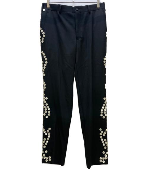 COMME des GARCONS HOMME PLUS（コムデギャルソンオムプリュス）COMME des GARCONS HOMME PLUS (コムデギャルソンオムプリュス) 23AW デコラティブボタンパンツ ブラック サイズ:Mの古着・服飾アイテム