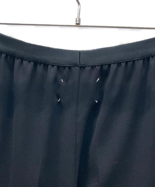 Maison Margiela4（メゾンマルジェラ4）Maison Margiela4 (メゾンマルジェラ4) 17AW ウエストリブ センタープレス ギャザーテーパードスラックスパンツ ブラック サイズ:40の古着・服飾アイテム