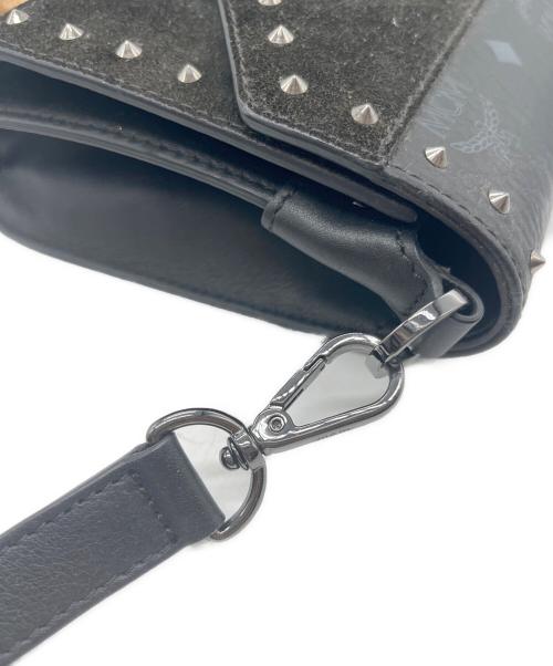 MCM（エムシーエム）MCM (エムシーエム) ショルダーバッグ ブラックの古着・服飾アイテム