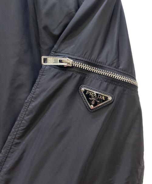 PRADA（プラダ）PRADA (プラダ) アームロゴプレート付きナイロンジャケット ブラック サイズ:50の古着・服飾アイテム
