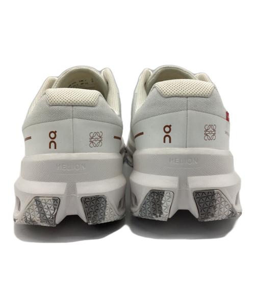 on（オン）On (オン) LOEWE (ロエベ) スニーカー CLOUDVENTURE ホワイト サイズ:26の古着・服飾アイテム