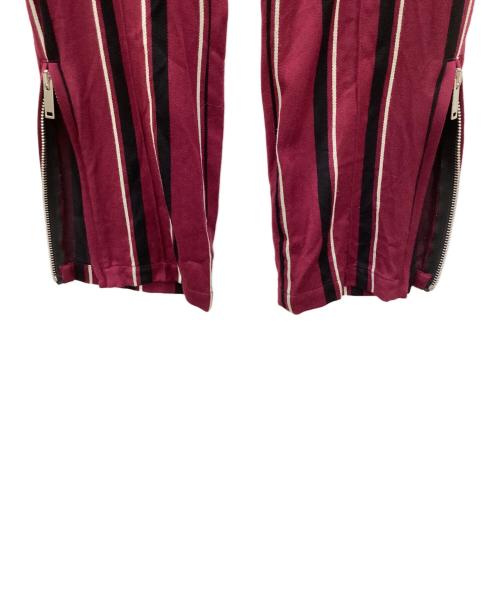 Palm Angels（パーム エンジェルス）Palm Angels (パーム エンジェルス) ストライプサイドジップウールパンツ ブラック×レッド サイズ:44 未使用品の古着・服飾アイテム