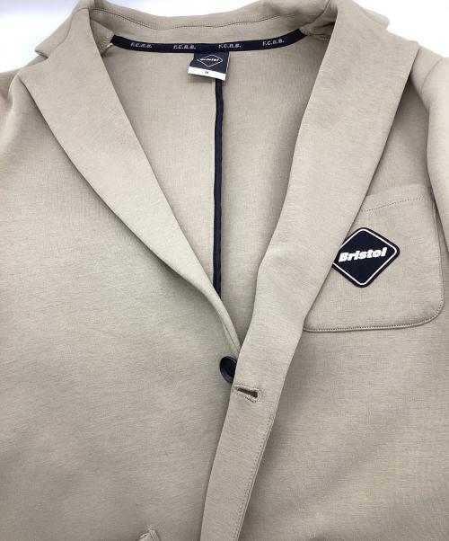 F.C.R.B.（エフシーレアルブリストル）F.C.R.B. (エフシーレアルブリストル) TECH SWEAT TEAM BLAZER　テックスウェットブレザー　 ベージュ サイズ:Mの古着・服飾アイテム