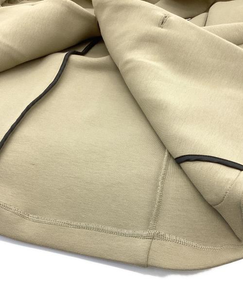 F.C.R.B.（エフシーレアルブリストル）F.C.R.B. (エフシーレアルブリストル) TECH SWEAT TEAM BLAZER　テックスウェットブレザー　 ベージュ サイズ:Mの古着・服飾アイテム