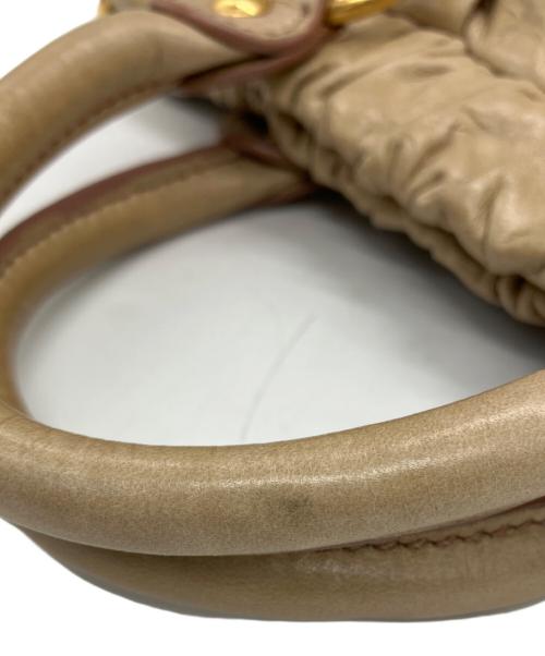 MIU MIU（ミュウミュウ）MIU MIU (ミュウミュウ) 2WAYショルダーバッグ 	vitello lux(ヴィッテロルクス ) ベージュの古着・服飾アイテム