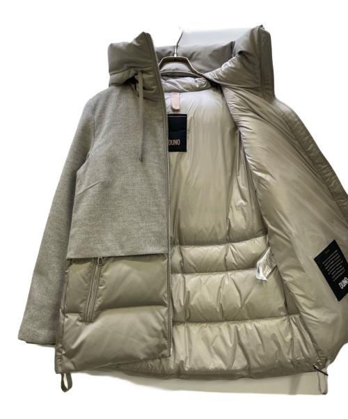 DUNO（デュノ）DUNO (デュノ) 切替ダウンジャケット JULIA PRATO/MESTRE KW554E ライトグレー サイズ:40の古着・服飾アイテム