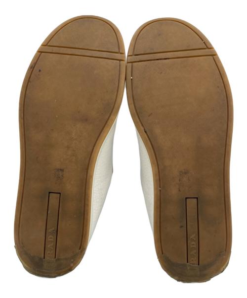 PRADA（プラダ）PRADA (プラダ) ローカットスニーカー ホワイト サイズ:6の古着・服飾アイテム