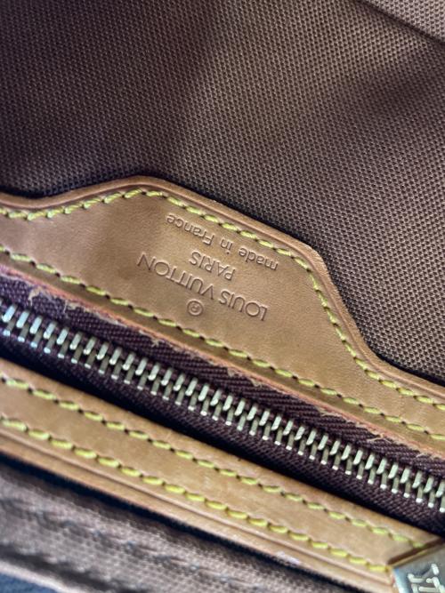 LOUIS VUITTON（ルイ ヴィトン）LOUIS VUITTON (ルイ ヴィトン) ショルダーポーチ モノグラム トロター ブラウンの古着・服飾アイテム