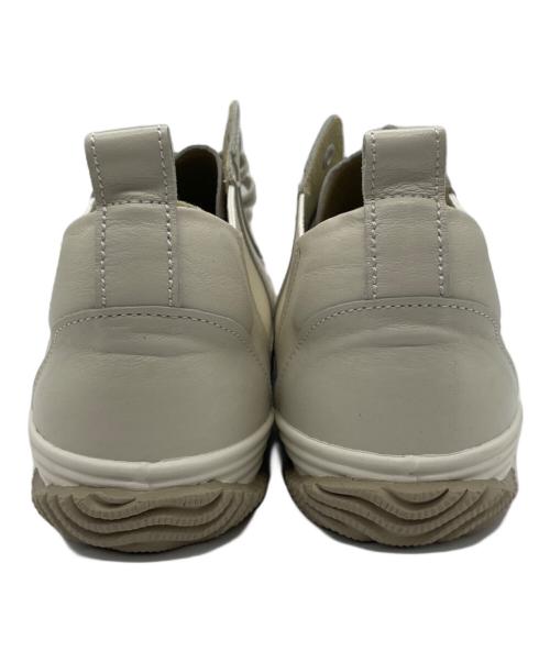 SPINGLE MOVE（スピングルムーヴ）SPINGLE MOVE (スピングルムーヴ) スニーカー アイボリー サイズ:M 未使用品の古着・服飾アイテム