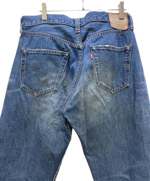LEVI'S（リーバイス）LEVI'S (リーバイス) デニムパンツ 501 赤ミミ ボタンフライ USA製 2001年製 ブルー サイズ:SIZE 91cm (W36)の古着・服飾アイテム