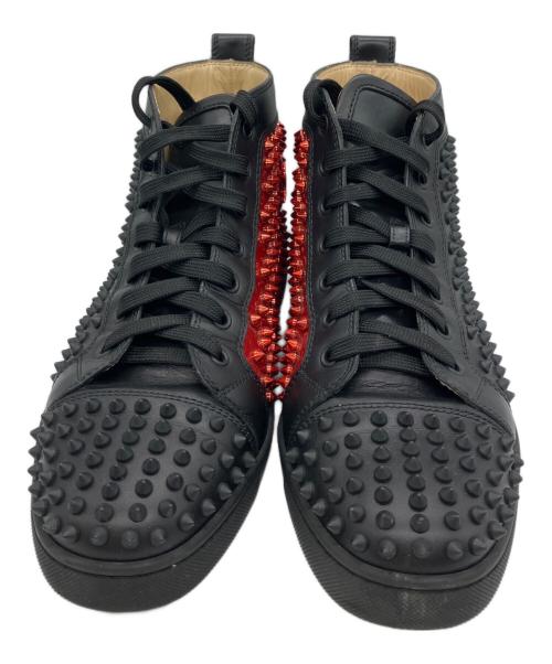Christian Louboutin（クリスチャン・ルブタン）Christian Louboutin (クリスチャン・ルブタン) ハイカットスニーカー METAL PATENT/SPIKES ブラック×レッド サイズ:42.5の古着・服飾アイテム