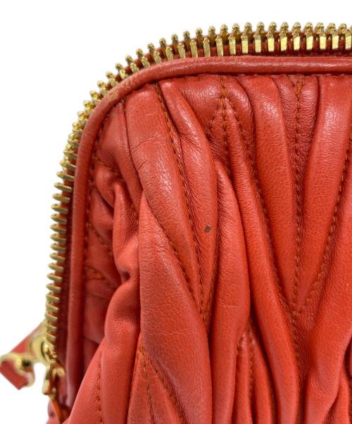 MIU MIU（ミュウミュウ）MIU MIU (ミュウミュウ) 2WAYバッグ マテラッセ オレンジの古着・服飾アイテム