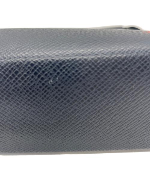 LOUIS VUITTON（ルイ ヴィトン）LOUIS VUITTON (ルイ ヴィトン) クラッチバッグ ポシェット ヴォワヤージュMM タイガ ネイビー×レッドの古着・服飾アイテム