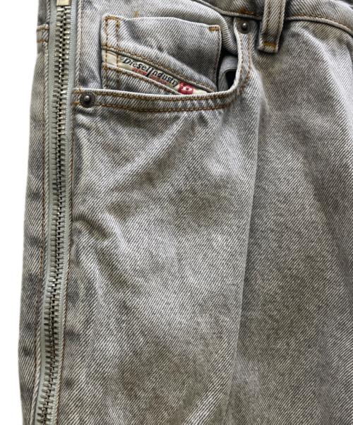 DIESEL（ディーゼル）DIESEL (ディーゼル) デニムパンツ ブルー サイズ:180/80Aの古着・服飾アイテム