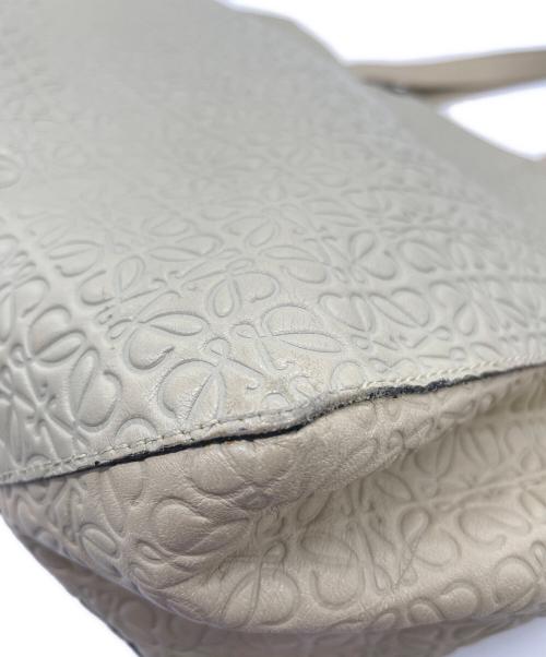 LOEWE（ロエベ）LOEWE (ロエベ) トートバッグ リピートアナグラム アイボリーの古着・服飾アイテム