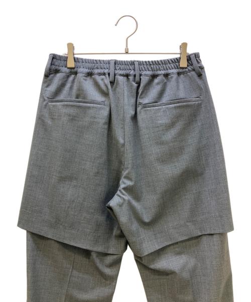 SOFTHYPHEN（ソフトハイフン）SOFTHYPHEN (ソフトハイフン) スラックス グレー サイズ:02 未使用品の古着・服飾アイテム