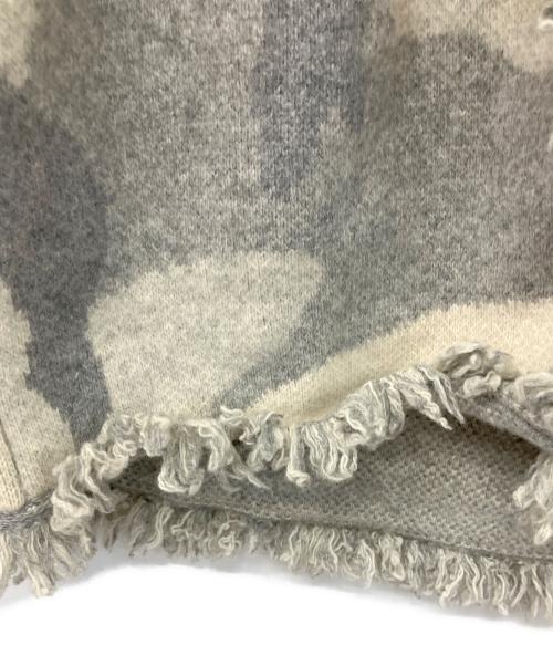 1piu1uguale3（ウノピュウノウグァーレトレ）1piu1uguale3 (ウノピュウノウグァーレトレ) 厚手カーディガン グレー×ホワイト サイズ:A10/Ⅲの古着・服飾アイテム