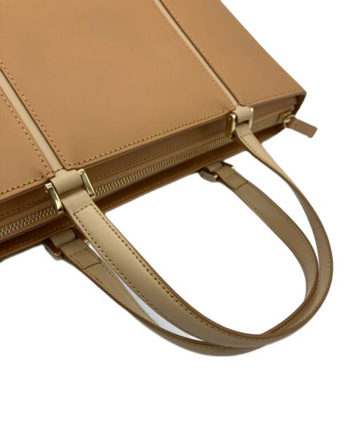 BURBERRY（バーバリー）BURBERRY (バーバリー) ハンドバッグ ベージュの古着・服飾アイテム