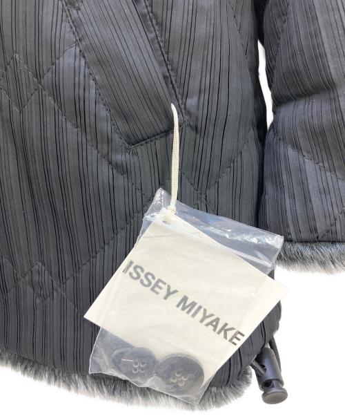 ISSEY MIYAKE（イッセイミヤケ）ISSEY MIYAKE (イッセイミヤケ) ファーコート ブラック サイズ:M 未使用品の古着・服飾アイテム