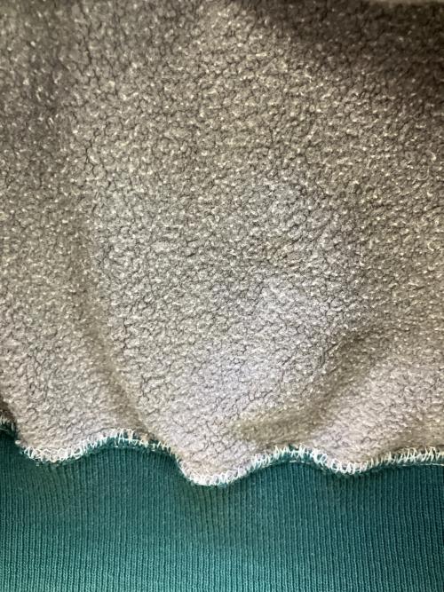 Champion（チャンピオン）Champion (チャンピオン) スウェット ベージュ×グリーン サイズ:XLの古着・服飾アイテム