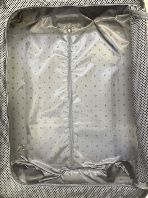 RIMOWA（リモワ）RIMOWA (リモワ) キャリーバッグ Essential Lite キャビンU アイボリーの古着・服飾アイテム