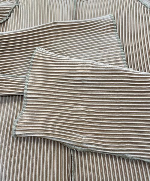 kotohayokozawa（コトハヨコザワ）kotohayokozawa (コトハヨコザワ) 長袖プリーツカットソー ブラウン サイズ:-の古着・服飾アイテム