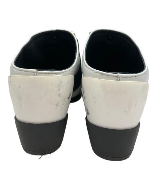 Roger Vivier（ロジェ ヴィヴィエ）Roger Vivier (ロジェ ヴィヴィエ) ミュール ヴィヴテックスストラスミュール ホワイト サイズ:36の古着・服飾アイテム