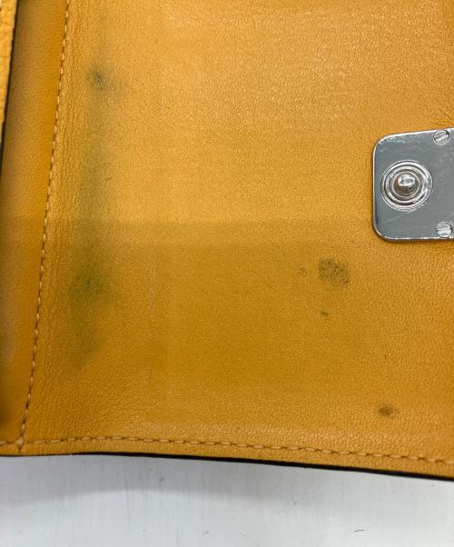 LOEWE（ロエベ）LOEWE (ロエベ) 3つ折り財布 アナグラム トライフォールド イエローの古着・服飾アイテム