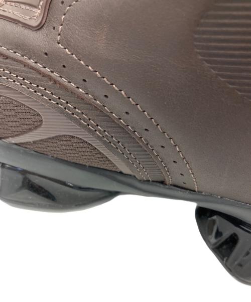 asics（アシックス）asics (アシックス) スニーカー GEL-KINETIC SP ブラウン サイズ:28 未使用品の古着・服飾アイテム