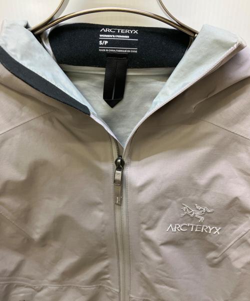 ARC'TERYX（アークテリクス）ARC'TERYX (アークテリクス) ZETA SL JACKET GORE-TEX ライトグレー サイズ:Sの古着・服飾アイテム