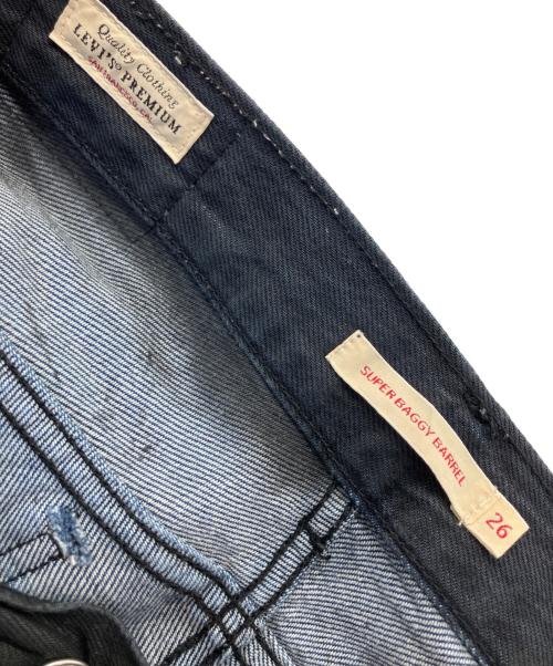 LEVI'S（リーバイス）LEVI'S (リーバイス) SUPER BAGGY バレルジーンズ ブラック ブラック サイズ:W26×L30の古着・服飾アイテム