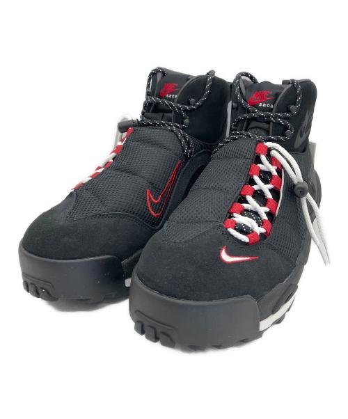 NIKE（ナイキ）NIKE (ナイキ) sacai (サカイ) ハイカットスニーカー MAGMASCAPE SP ブラック×レッド サイズ:28 未使用品の古着・服飾アイテム