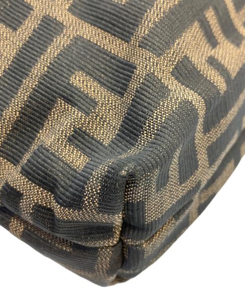 FENDI（フェンディ）FENDI (フェンディ) ショルダーバッグ ズッカ ベージュの古着・服飾アイテム