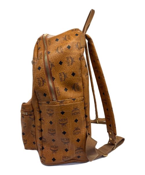 MCM（エムシーエム）MCM (エムシーエム) スタッズリュック ブラウンの古着・服飾アイテム