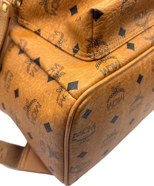 MCM（エムシーエム）MCM (エムシーエム) スタッズリュック ブラウンの古着・服飾アイテム