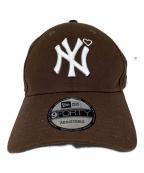 New Era×BASICKSニューエラ×ベイシックス）の古着「キャップ　9 FORTY Yankees Heart Embroidery Cap」｜ブラウン