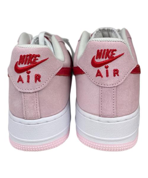 NIKE（ナイキ）NIKE (ナイキ) AIR FORCE 1 07 QS　2021年 バレンタインモデル ホワイト×ライトピンク サイズ:SIZE 28cm 未使用品の古着・服飾アイテム