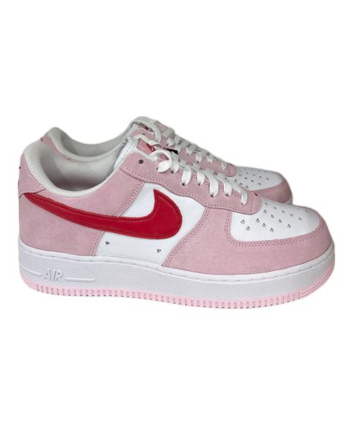 NIKE（ナイキ）NIKE (ナイキ) AIR FORCE 1 07 QS　2021年 バレンタインモデル ホワイト×ライトピンク サイズ:SIZE 28cm 未使用品の古着・服飾アイテム