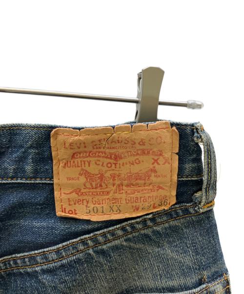 LEVI'S（リーバイス）LEVI'S (リーバイス) 501XX復刻デニムパンツ 555バレンシア工場 98年製 インディゴ サイズ:W29×L36の古着・服飾アイテム