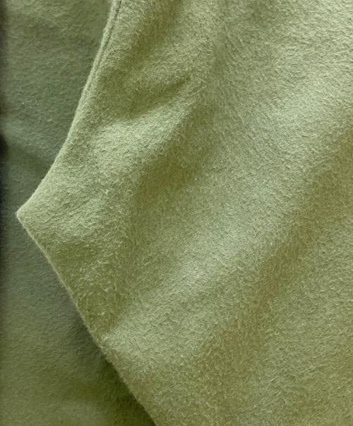 COMOLI（コモリ）COMOLI (コモリ) モールスキン バックストラップ パンツ オリーブ サイズ:1の古着・服飾アイテム