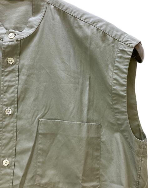 AURALEE（オーラリー）AURALEE (オーラリー) ノースリーブシャツ WASHED FINX TWILL SLEEVELESS SHIRTS 黄緑の古着・服飾アイテム
