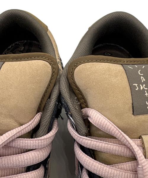 NIKE（ナイキ）NIKE (ナイキ) TRAVIS SCOTT (トラヴィススコット) ローカットスニーカー ベージュ サイズ:25cmの古着・服飾アイテム