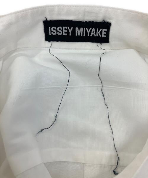 ISSEY MIYAKE（イッセイミヤケ）ISSEY MIYAKE (イッセイミヤケ) 長袖シャツ ホワイト サイズ:Mの古着・服飾アイテム