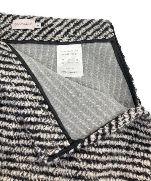 MONCLER（モンクレール）MONCLER (モンクレール) ミニスカート ホワイト×ブラック サイズ:38の古着・服飾アイテム