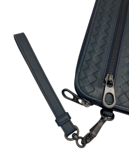BOTTEGA VENETA（ボッテガベネタ）BOTTEGA VENETA (ボッテガベネタ) クラッチバッグ イントレチャート ネイビーの古着・服飾アイテム