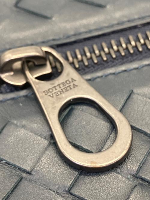 BOTTEGA VENETA（ボッテガベネタ）BOTTEGA VENETA (ボッテガベネタ) クラッチバッグ イントレチャート ネイビーの古着・服飾アイテム
