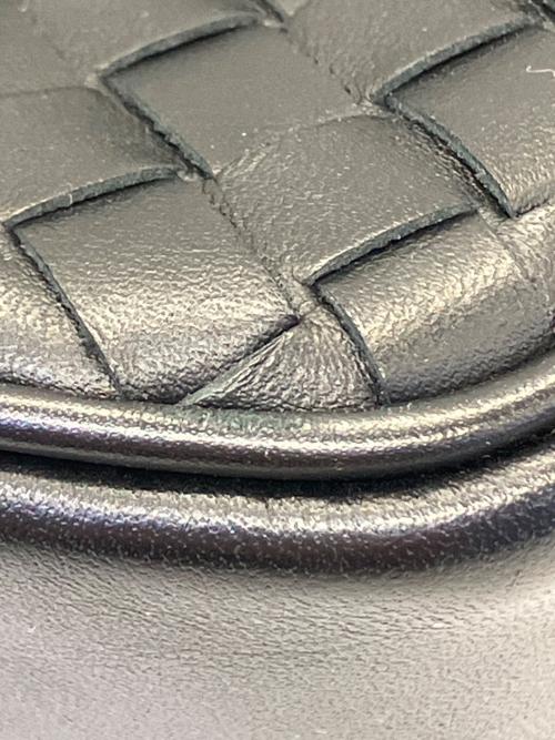 BOTTEGA VENETA（ボッテガベネタ）BOTTEGA VENETA (ボッテガベネタ) ショルダーバッグ イントレチャート ブラックの古着・服飾アイテム